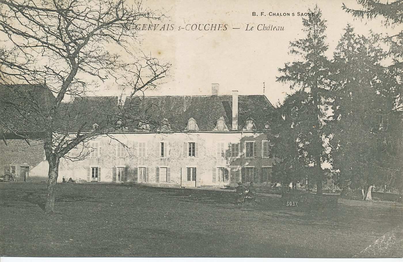 Saint-Gervais-lès-Couches. Le château.