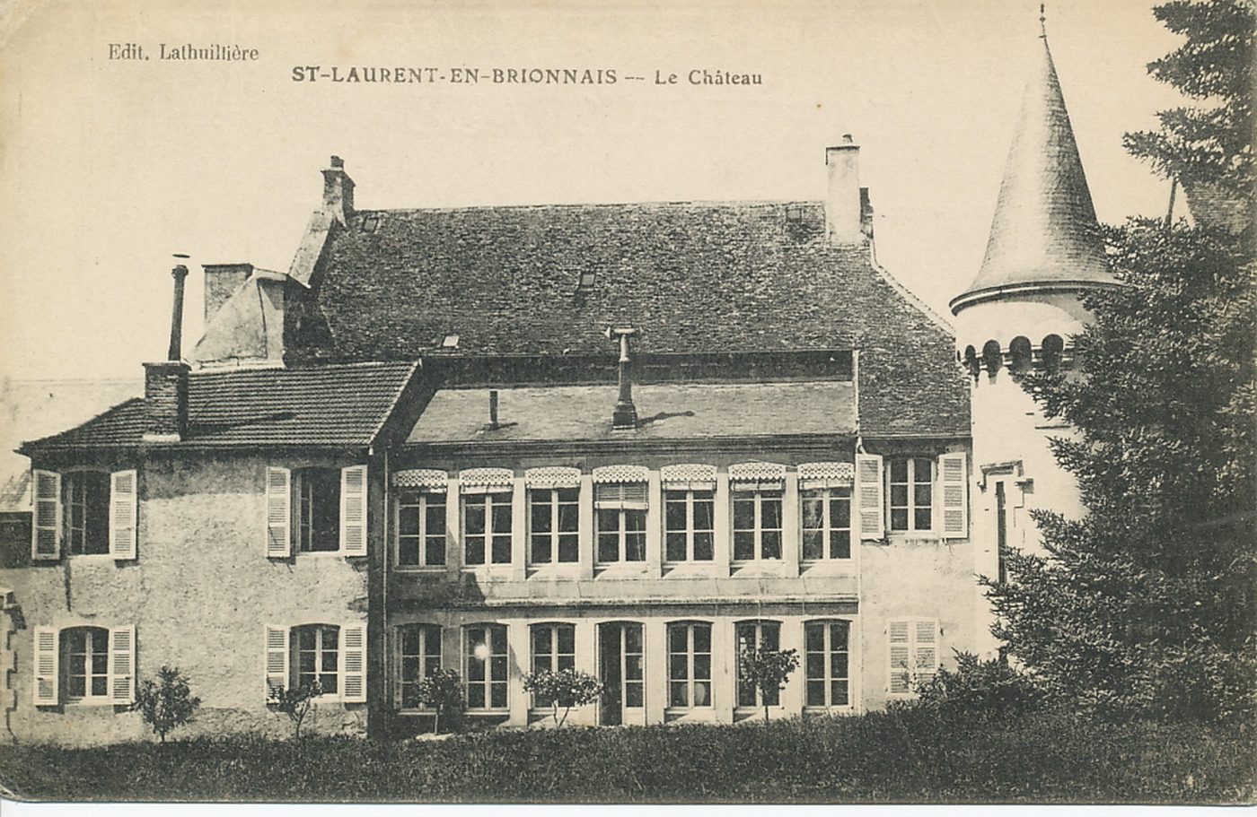 Saint-Laurent-en-Brionnais. Le château.