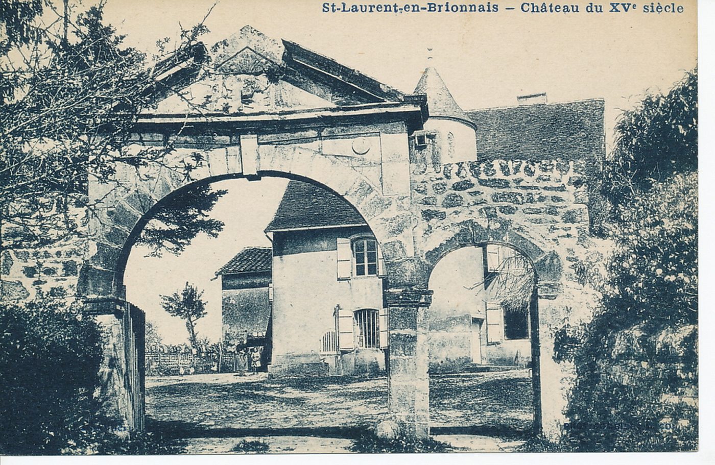 Saint-Laurent-en-Brionnais. Château du XVe s.