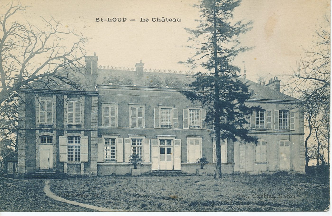 Saint-Loup. Un château.