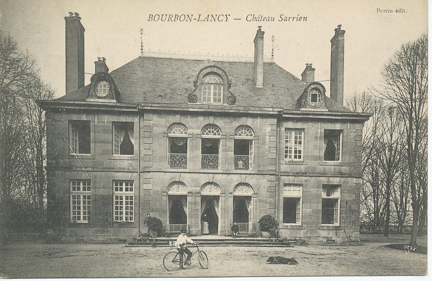 Bourbon-Lancy. Château Sarrien.