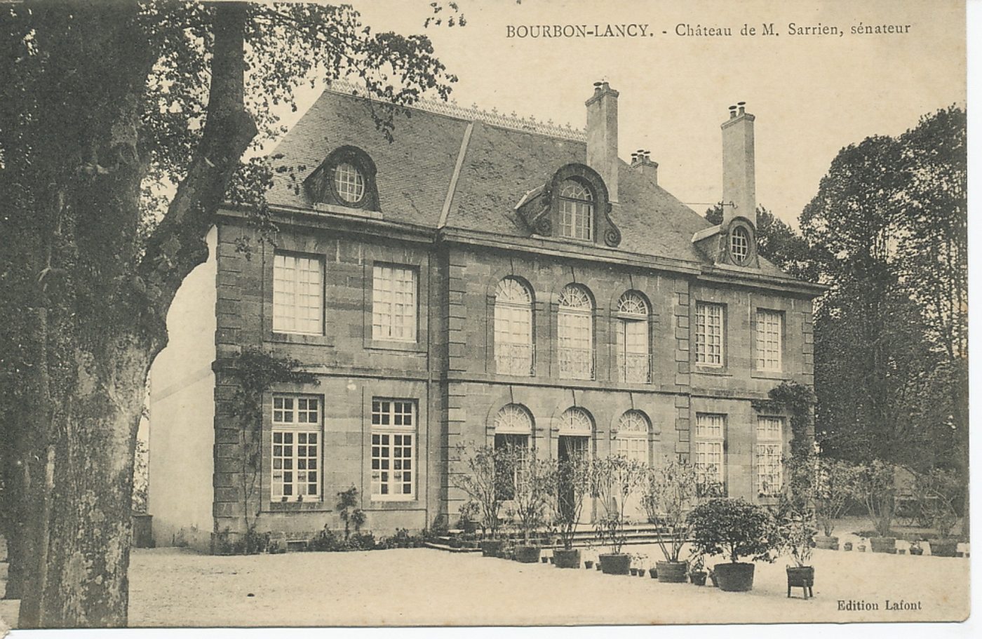 Bourbon-Lancy. Château de M. Sarrien, sénateur.