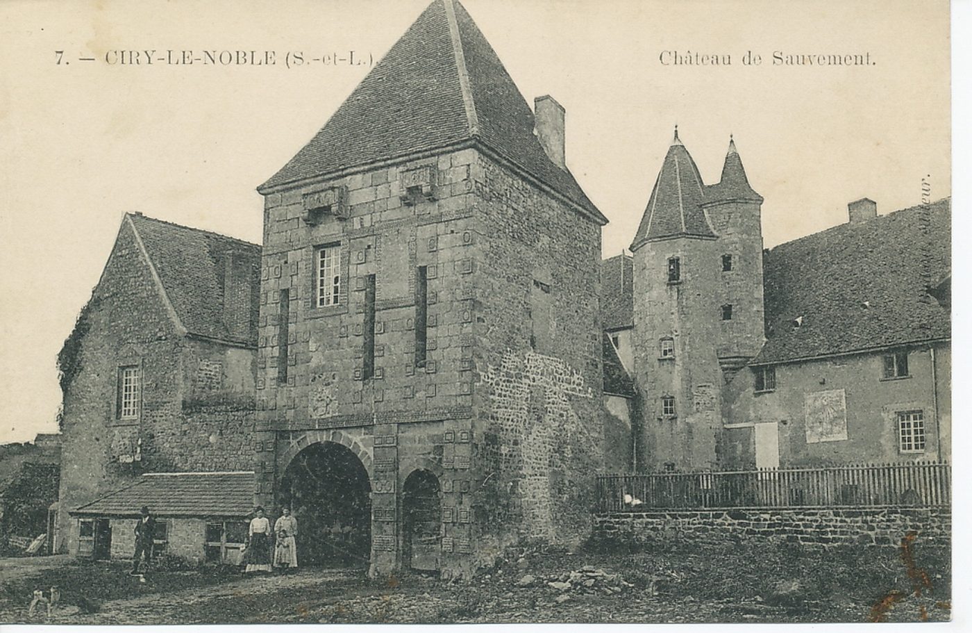 Ciry-le-Noble. Château de Sauvement.