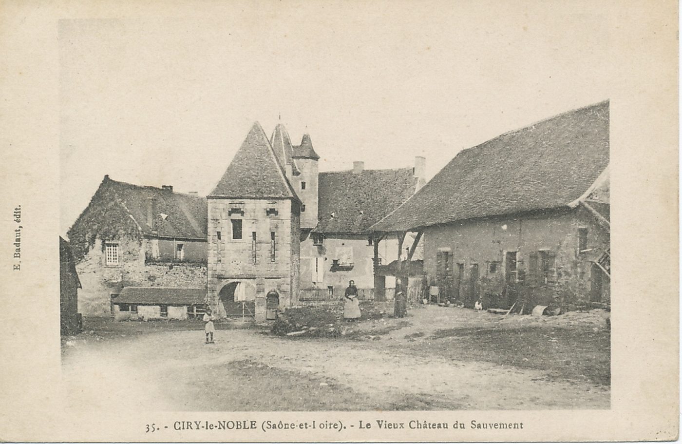 Ciry-le-Noble. Le vieux château du Sauvement.