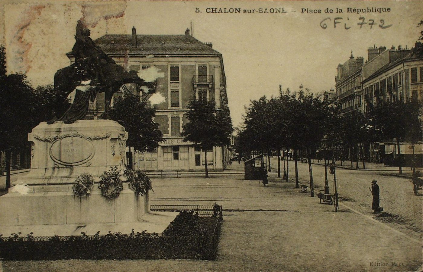 Chalon-sur-Saône. Place de la République.