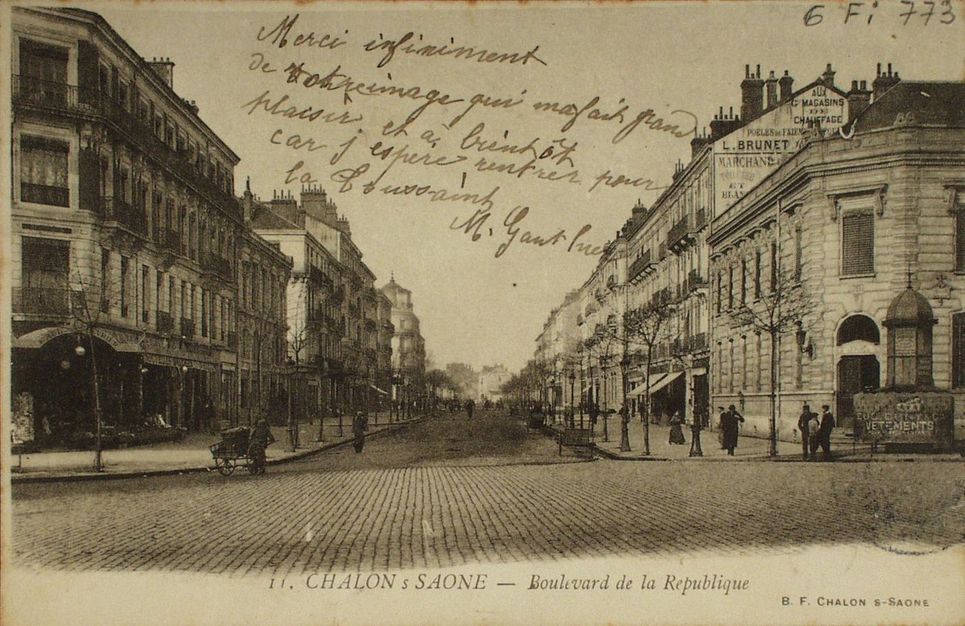 Chalon-sur-Saône. Boulevard de la République.