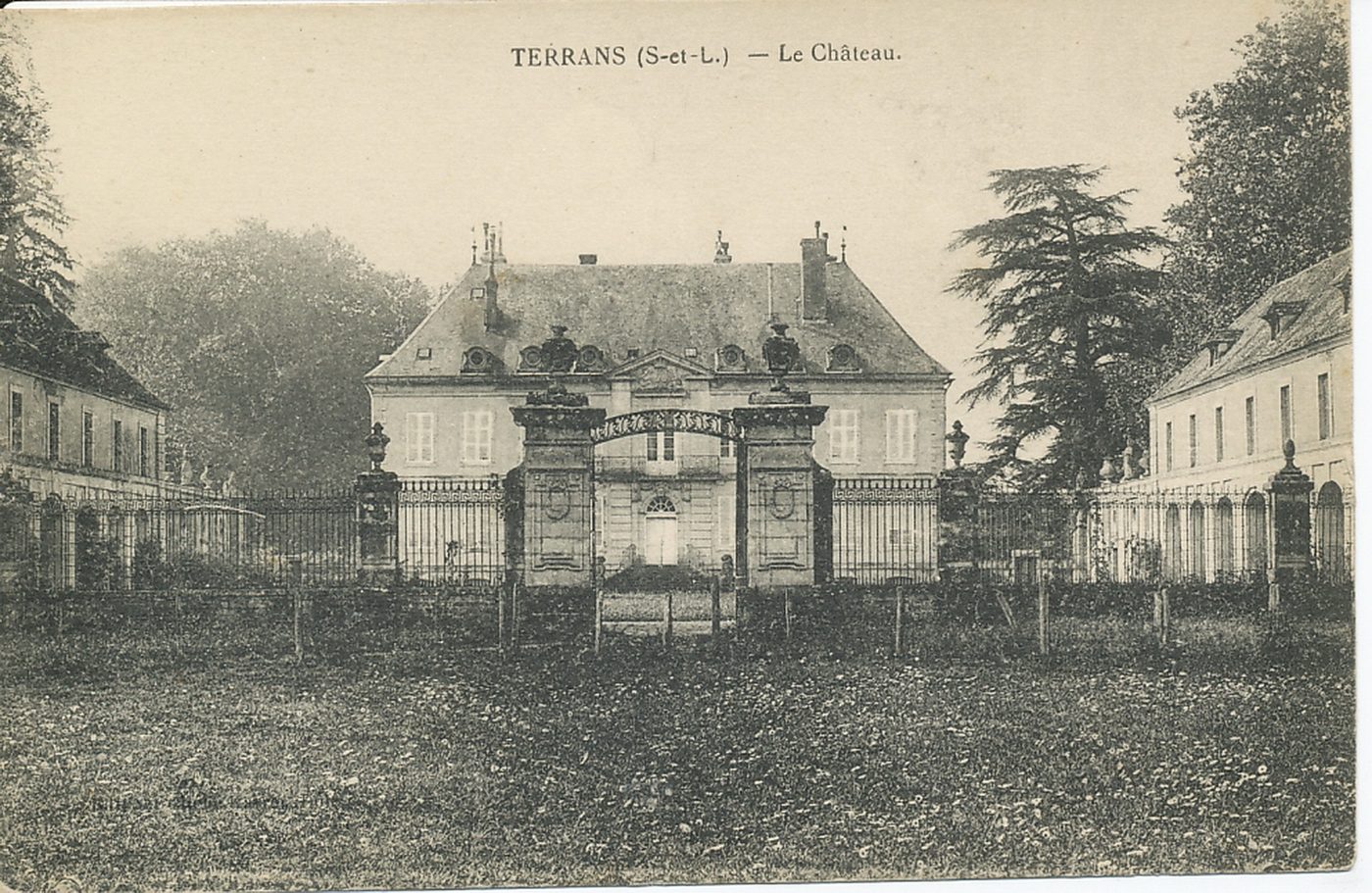 Terrans. Le château.