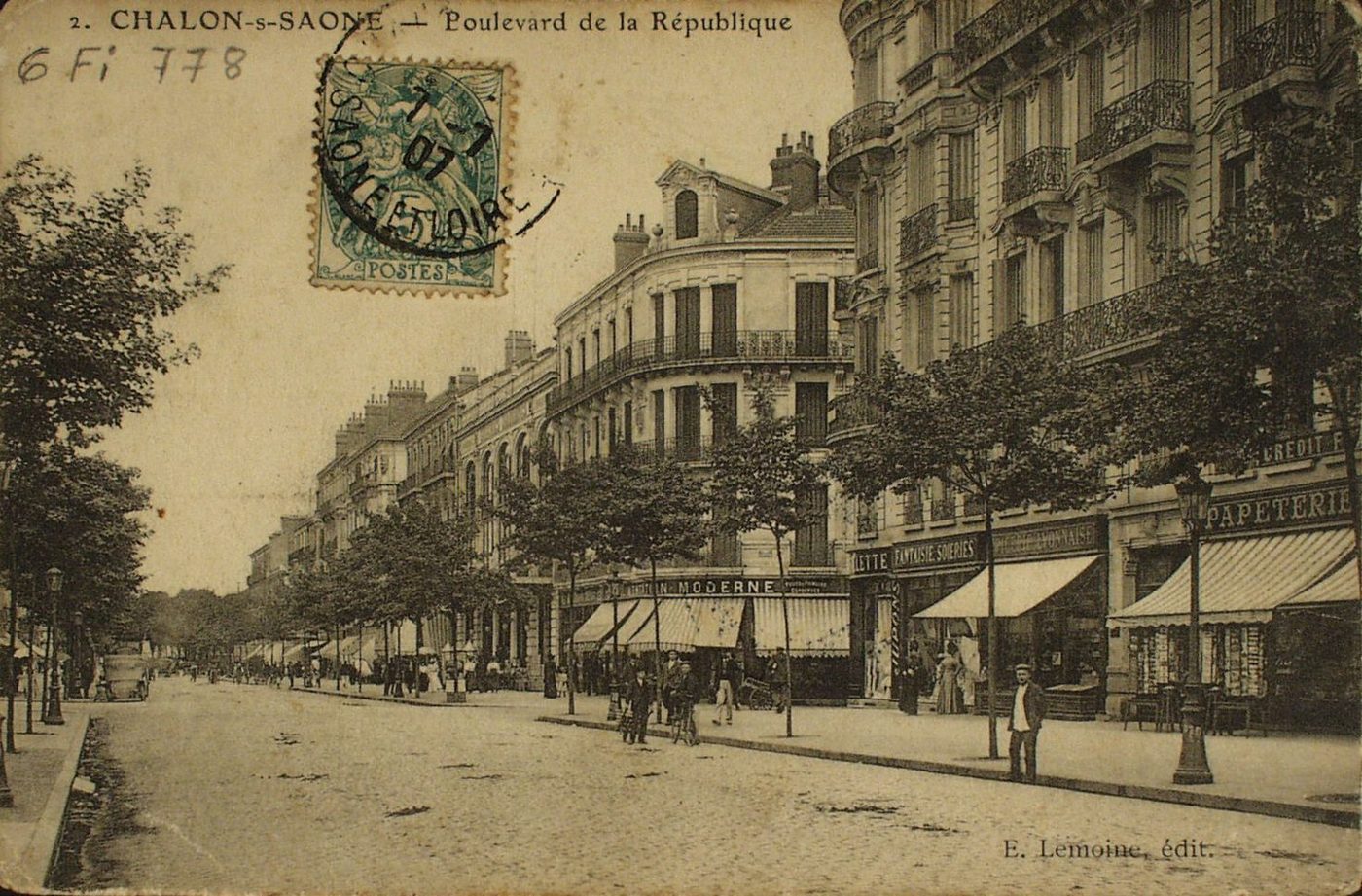 Chalon-sur-Saône. Boulevard de la République.