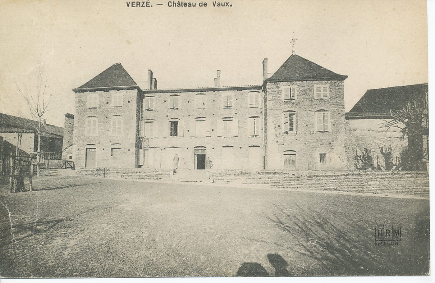Verzé. Château de Vaux.