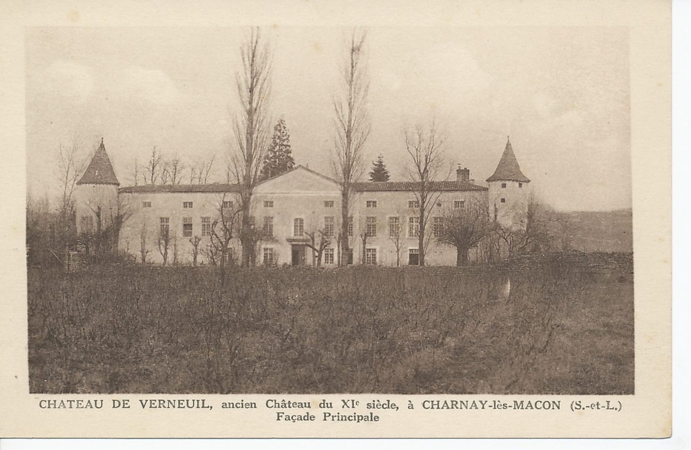 Château de Verneuil, ancien château du XIe s., à Charnay-lès-Mâcon. Façade principale.