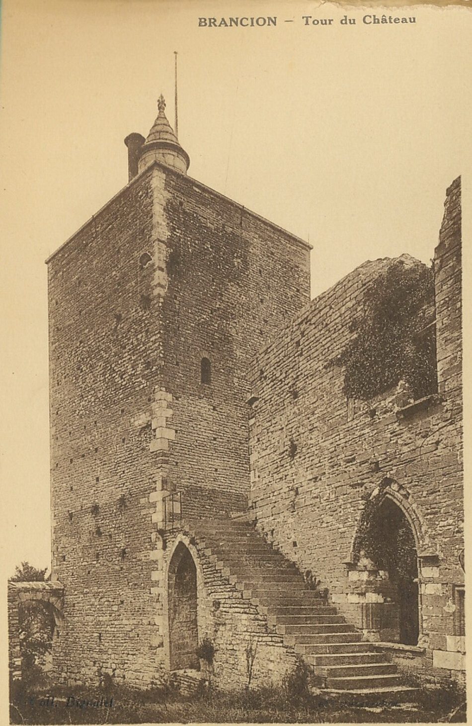 Brancion. Tour du château.