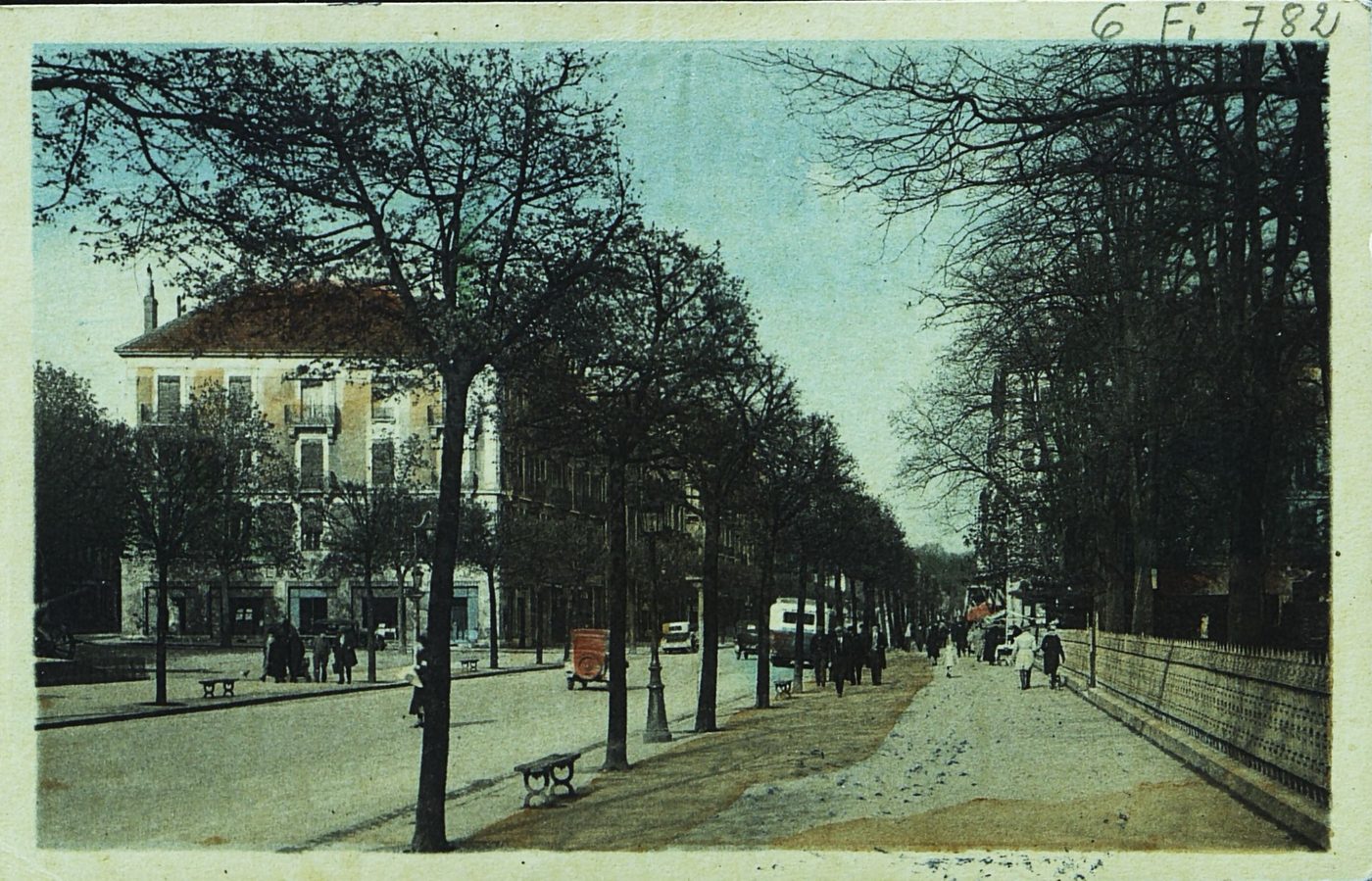 Chalon-sur-Saône. Boulevard de la République.
