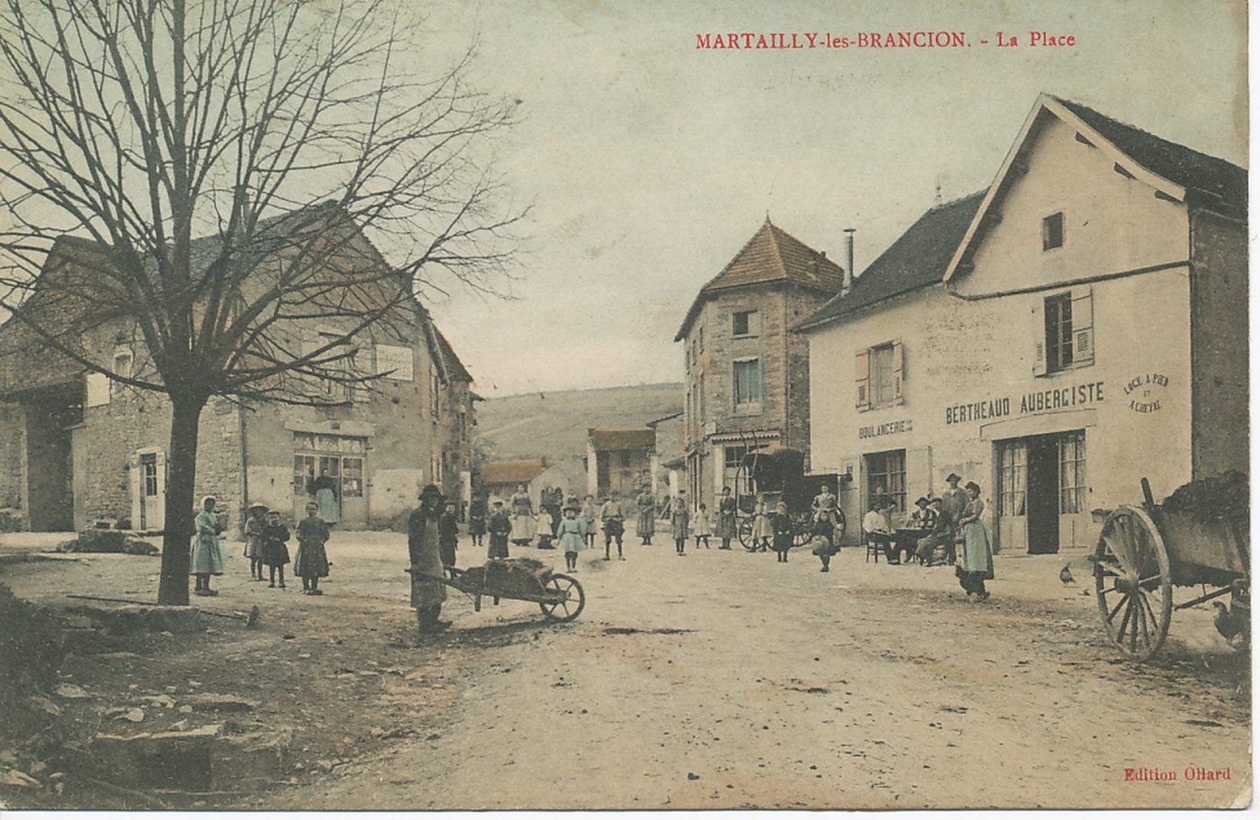 Martailly-lès-Brancion. La place.