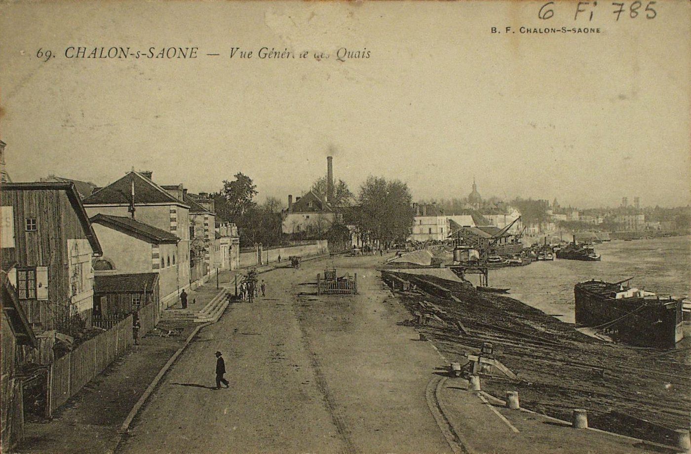 Chalon-sur-Saône. Vue générale des quais.