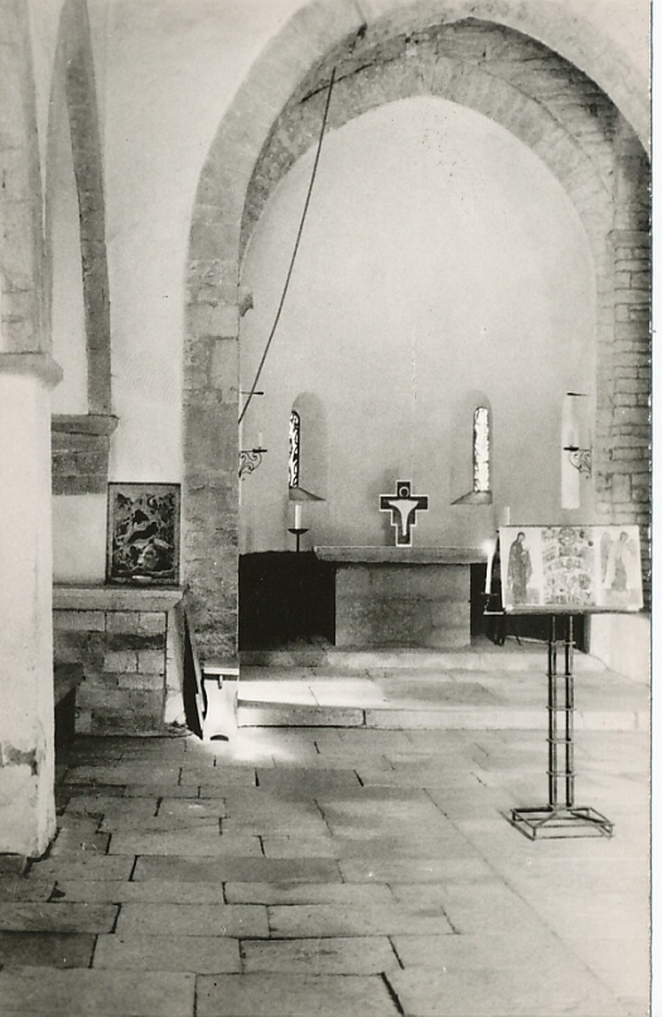 Taizé. Intérieur de l'église.