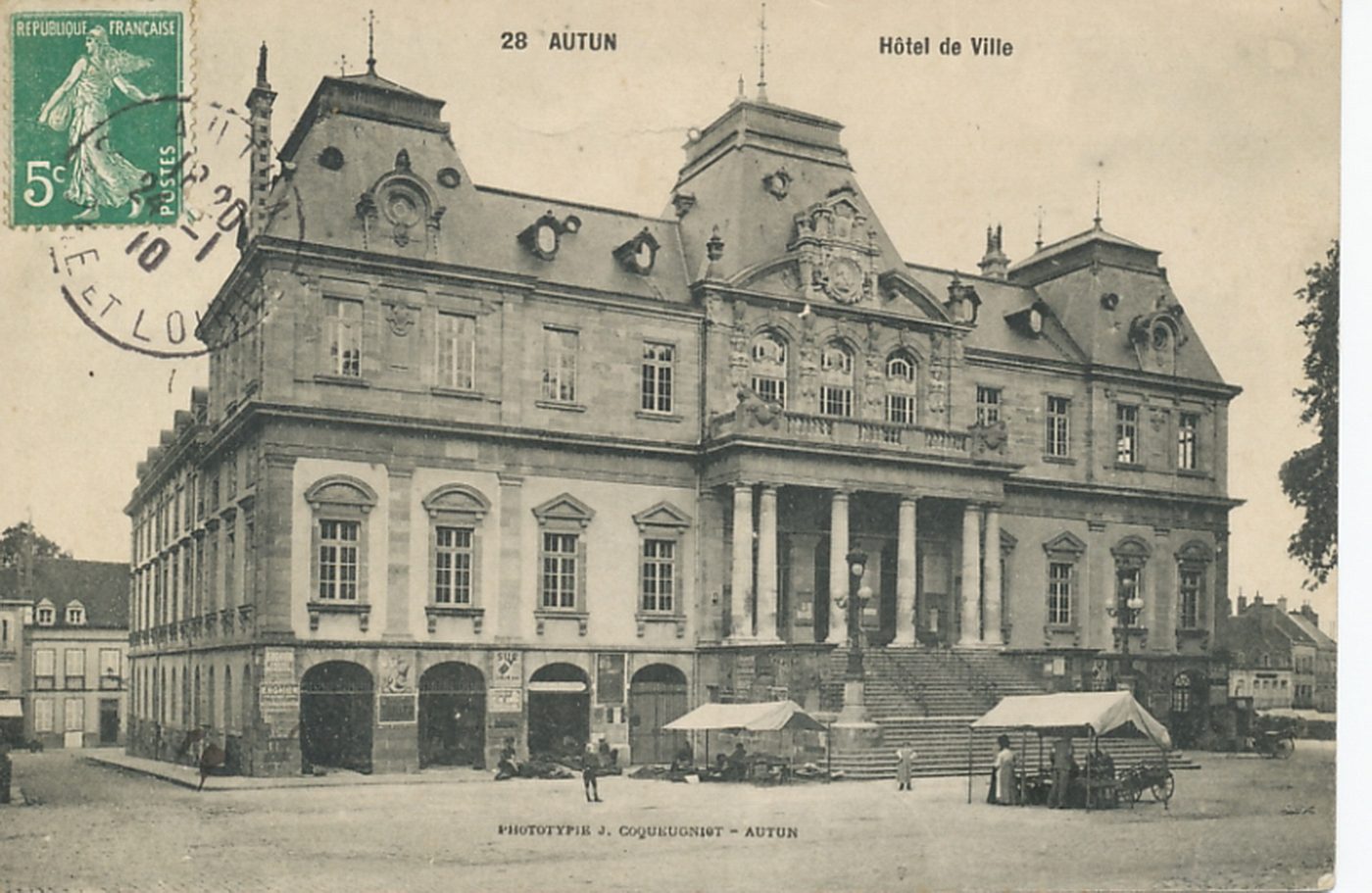 Autun. Hôtel de ville.