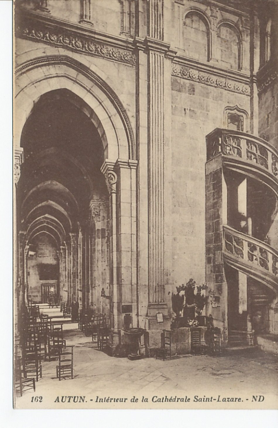 Autun. Intérieur de la cathédrale Saint-Lazare.