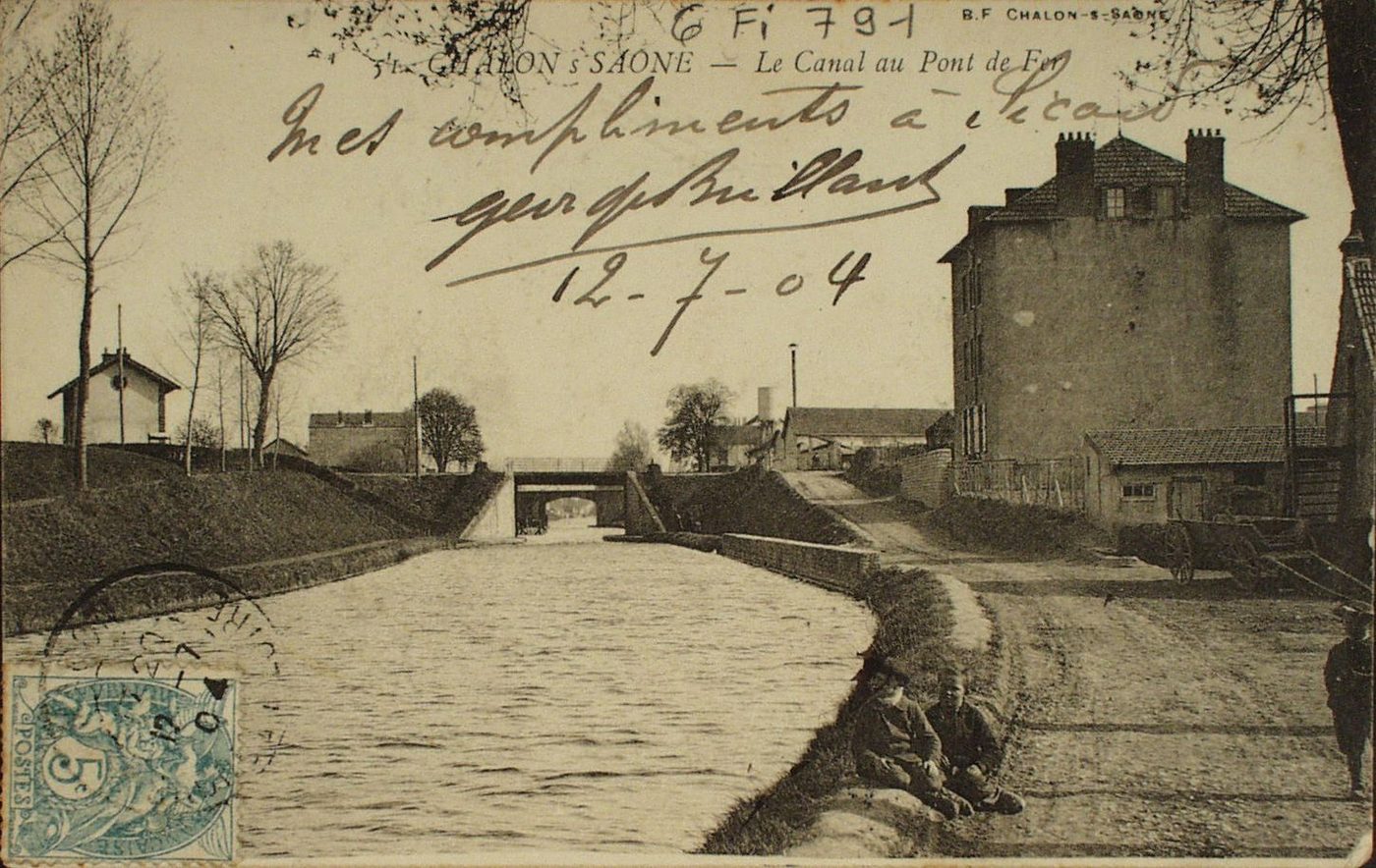 Chalon-sur-Saône. le canal du pont de fer.