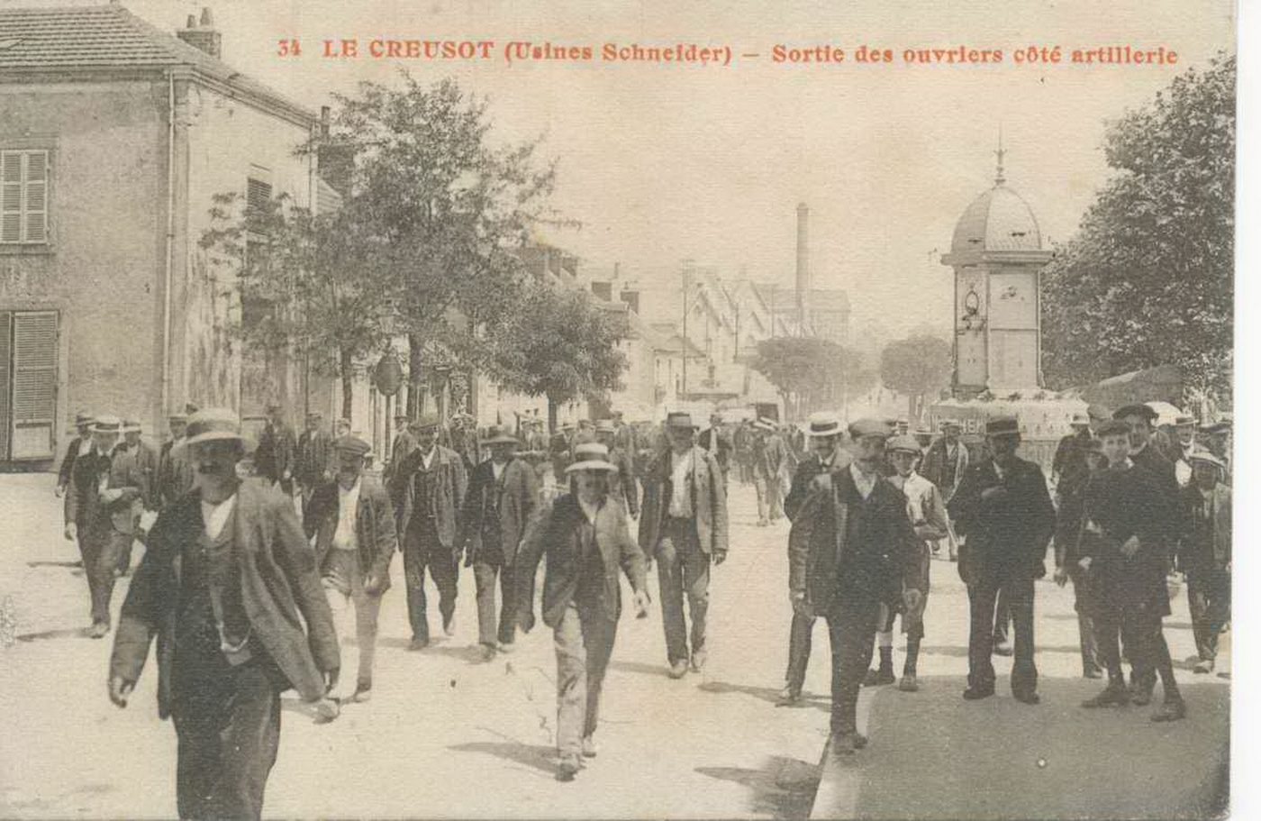 Le Creusot (Usines Schneider). Sortie des ouvriers côté artillerie.