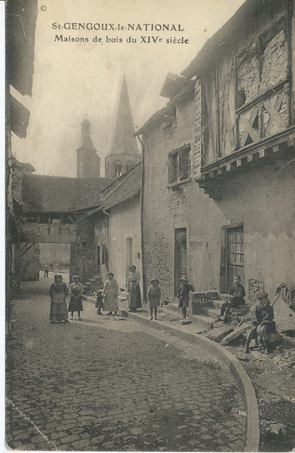 Saint-Gengoux-le-National. Maison de bois du XIVe s.
