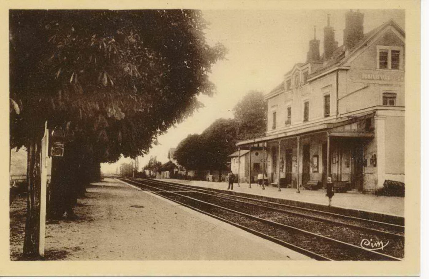 Pontanevaux-la-Chapelle. La gare.