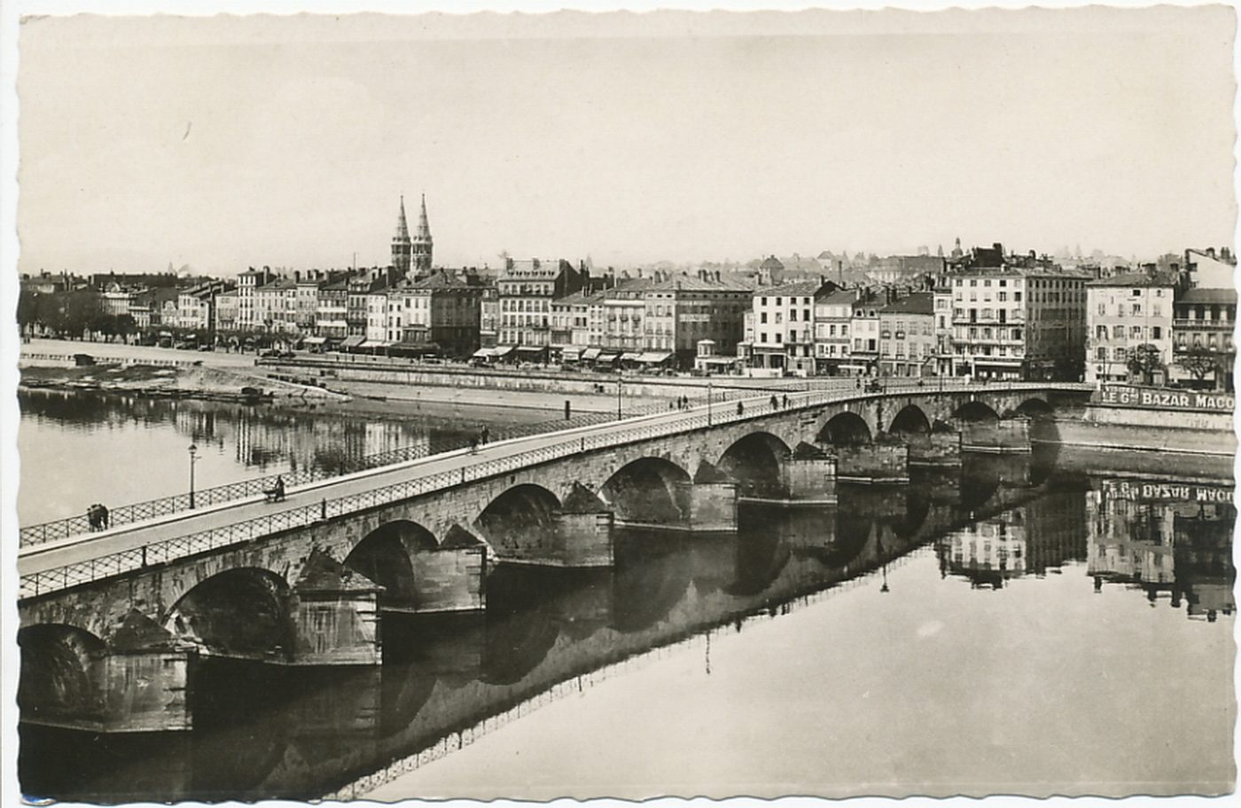 Mâcon. Le pont de Saint-Laurent.