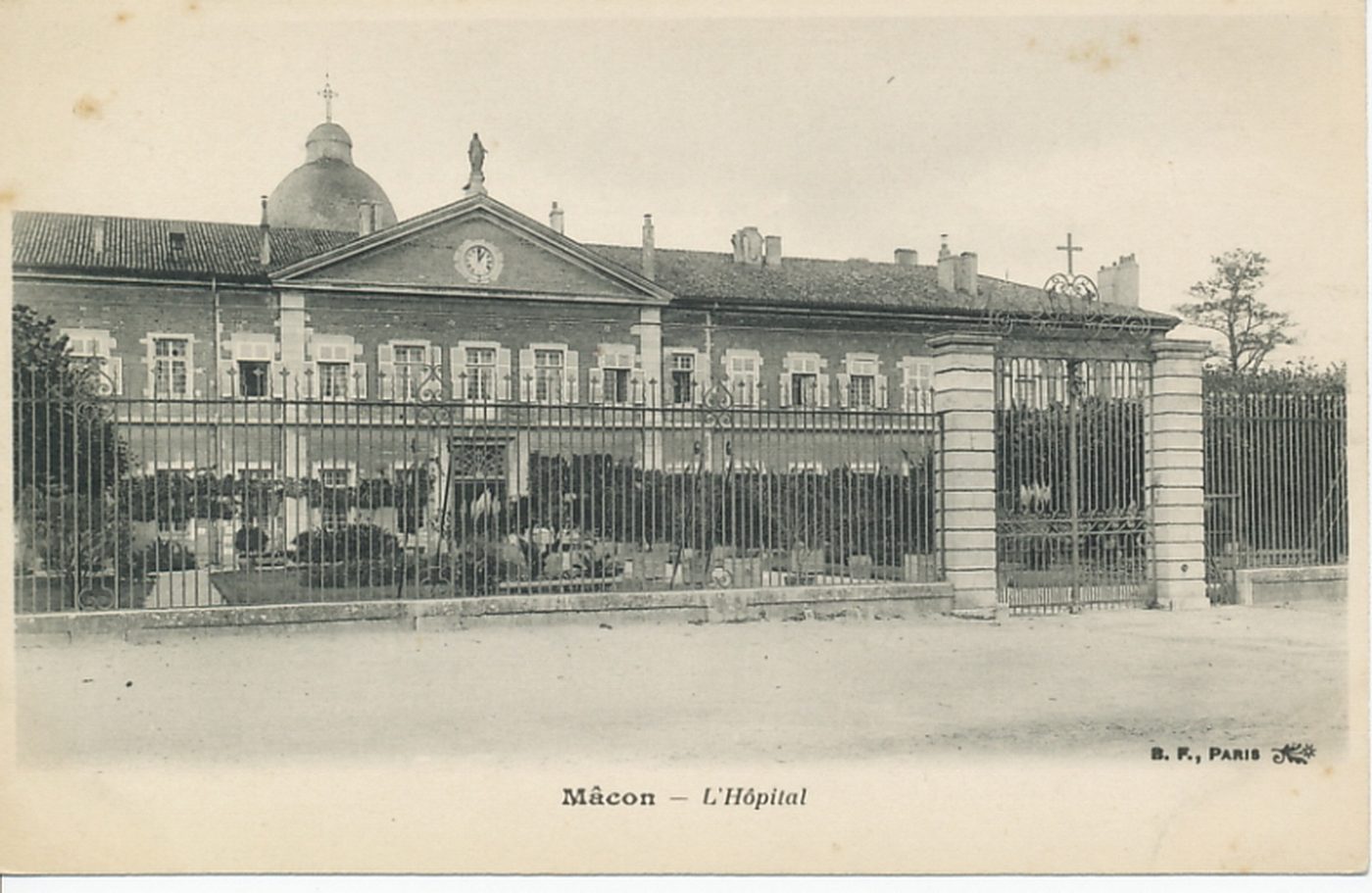 Mâcon. L'hôpital.