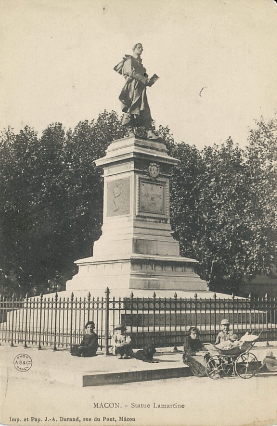 Mâcon. Statue Lamartine.
