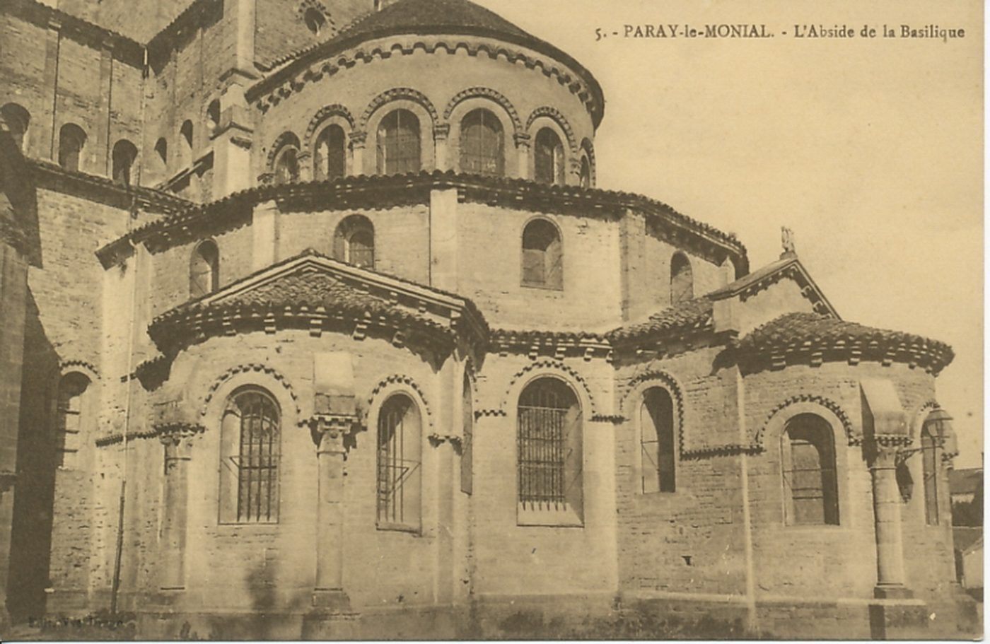 Paray-le-Monial. L'abside de la basilique.
