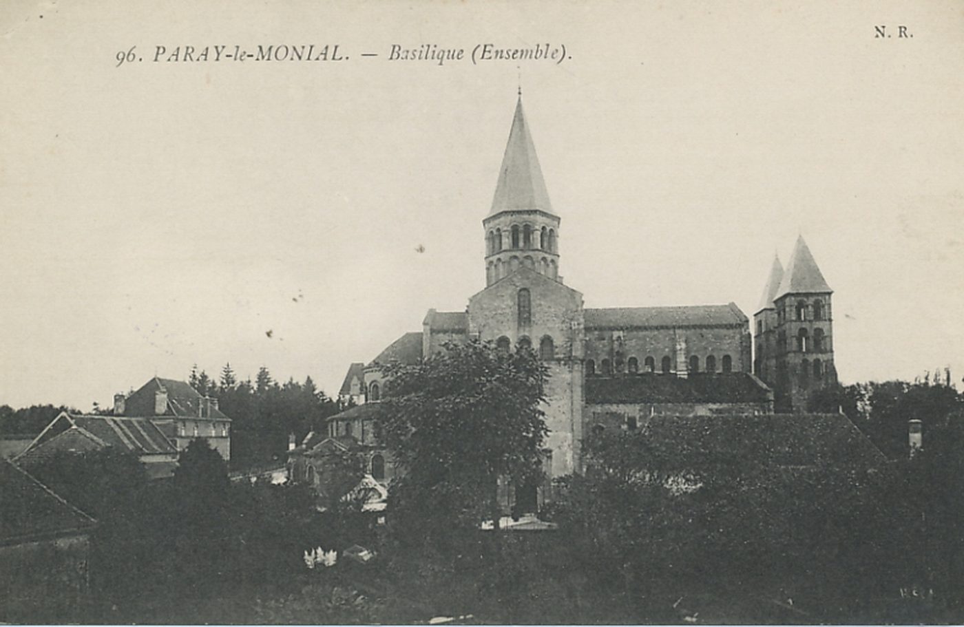Paray-le-Monial. Basilique (ensemble).