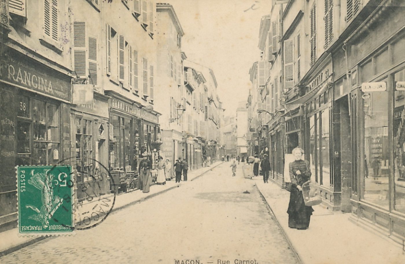 Mâcon. Rue Carnot.