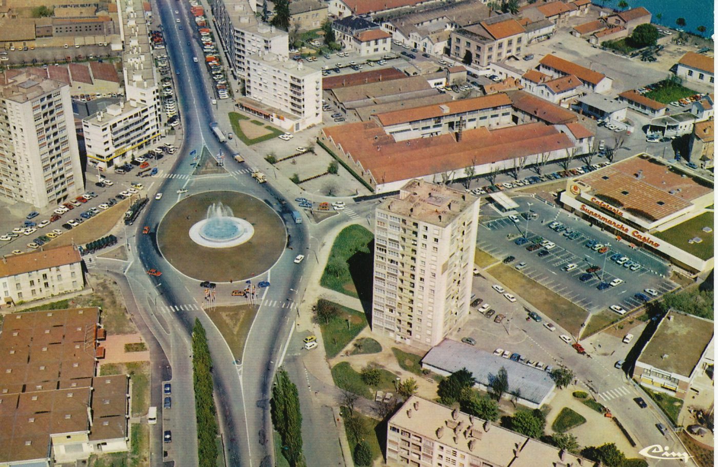 Mâcon. Vue générale aérienne.