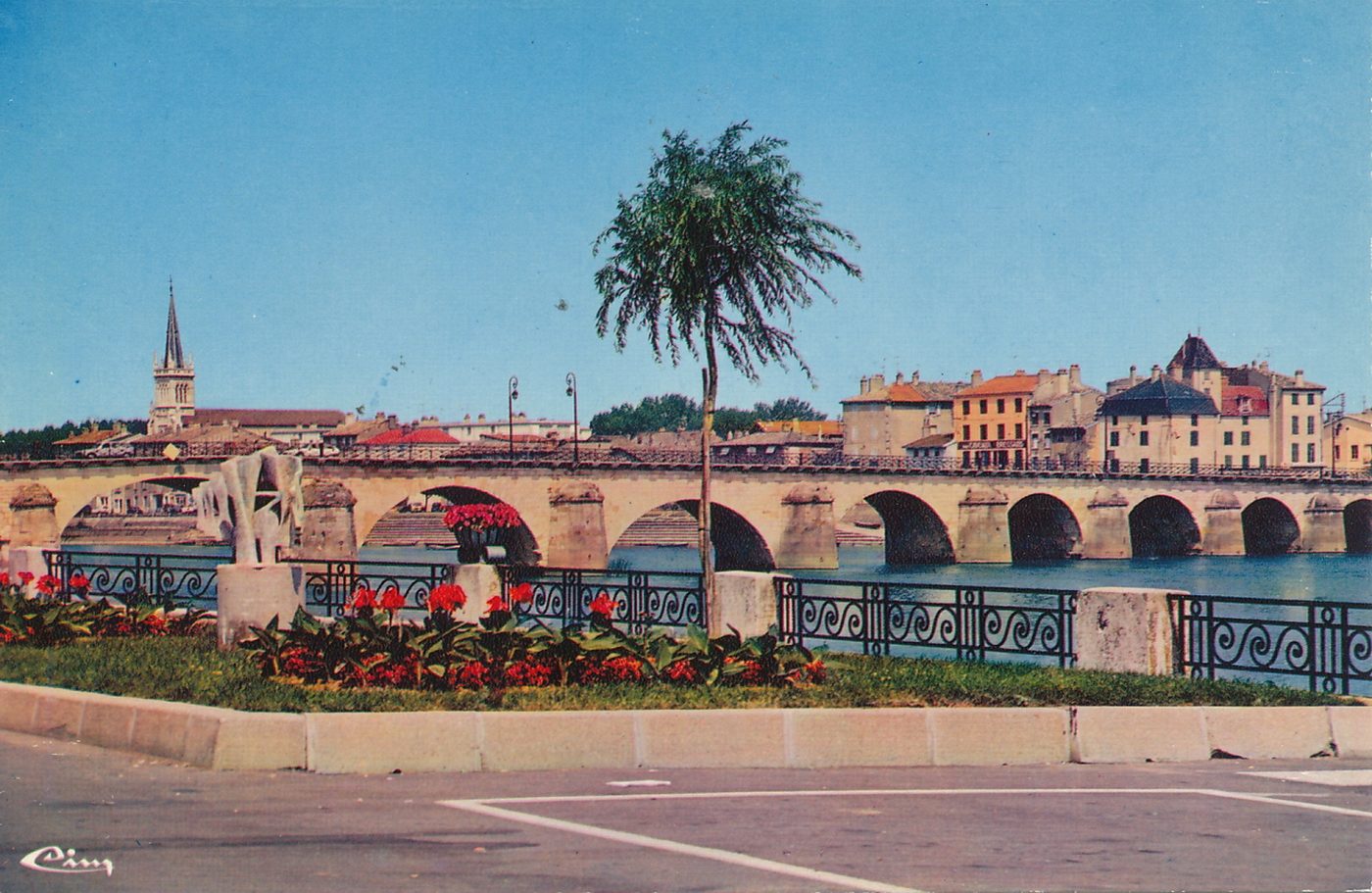 Mâcon. Le pont de Saint-Laurent.