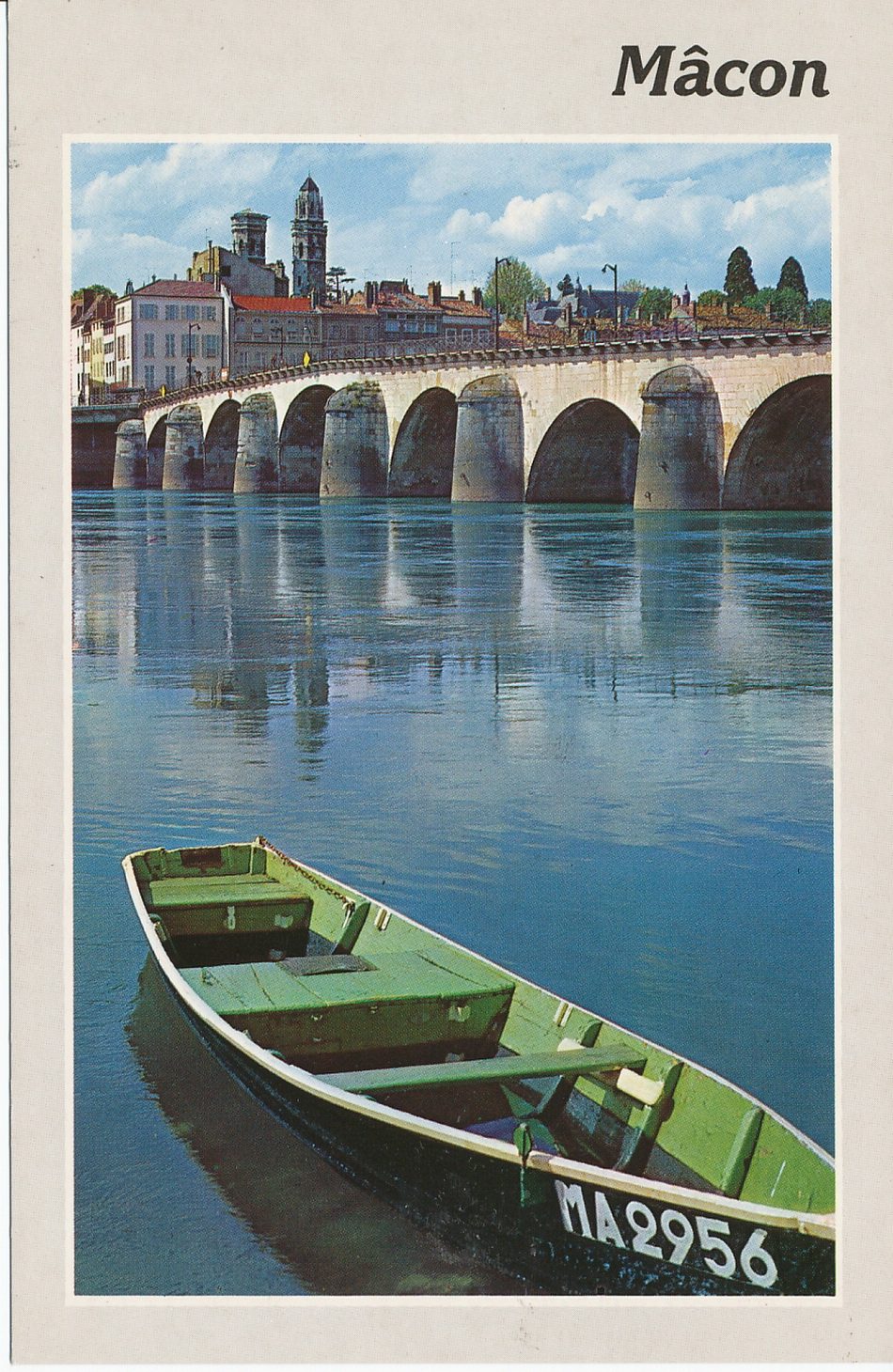 Mâcon. La Saône et le pont Saint-Laurent.