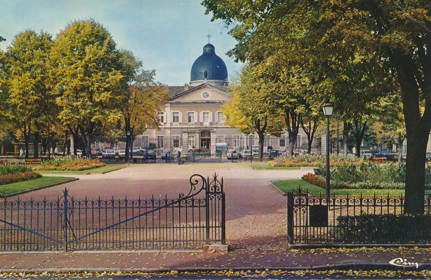 Mâcon. Le square de la Paix.