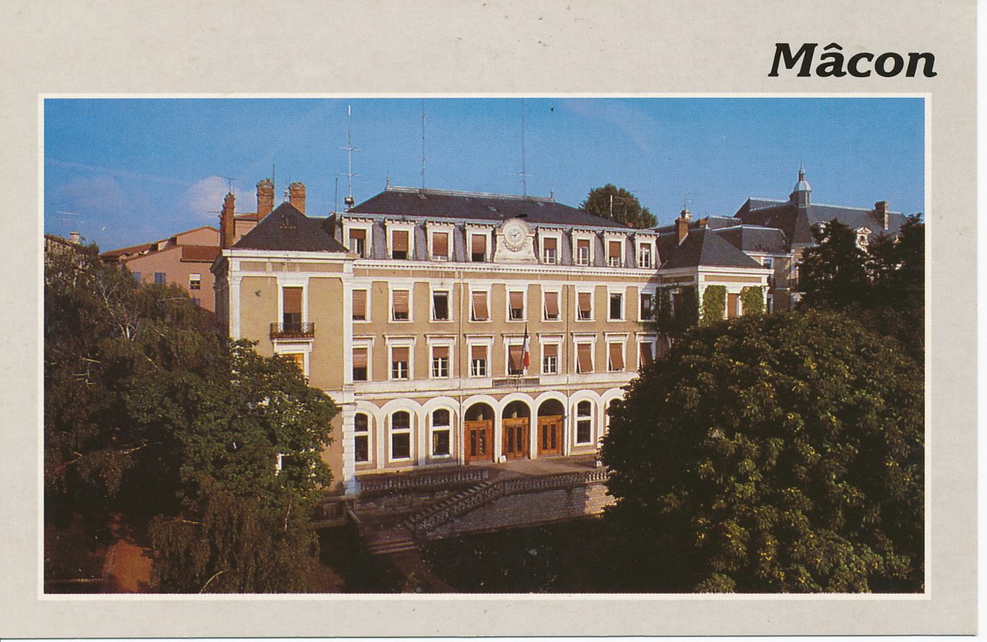 Mâcon. La préfecture.