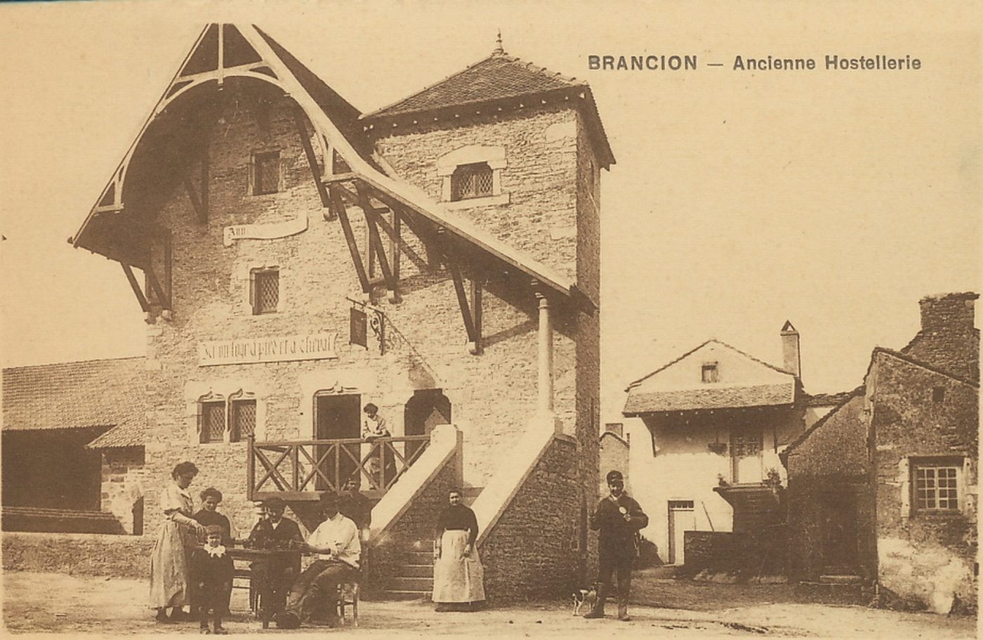 Brancion. Ancienne hostellerie.