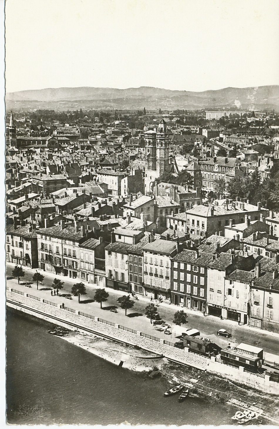 Mâcon. Vue générale des quais.