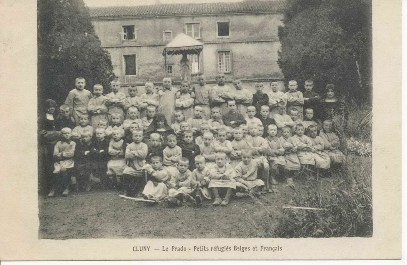 Cluny. Le Prado. Petits réfugiés belges et français.