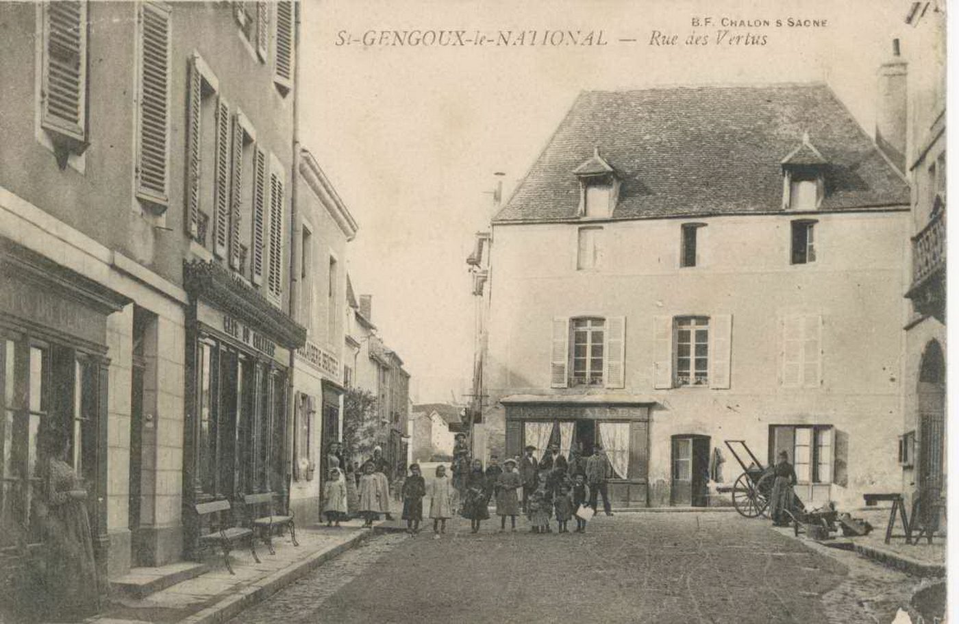 Saint-Gengoux-le-National. Rue des Vertus.