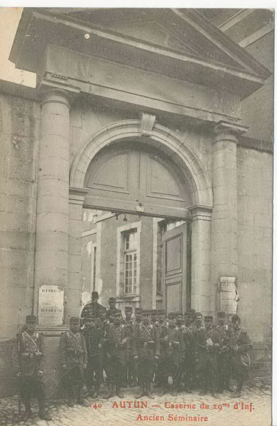 Autun. Caserne du 29e d'infanterie. Ancien séminaire.
