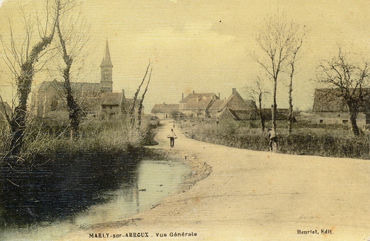 Marly-sur-Arroux. Vue générale.