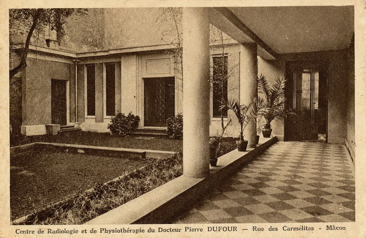 Centre de radiologie et de physiothérapie du docteur Pierre Dufour. Rue des Carmélites, Mâcon.