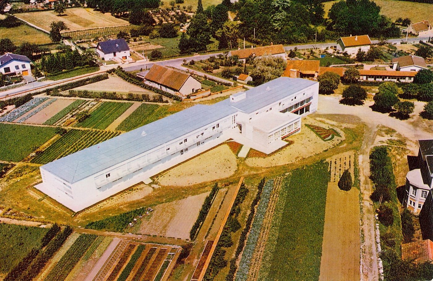 Bourbon-Lancy. Maison de retraite. Architectes M. Palazzi et M. Durand.
