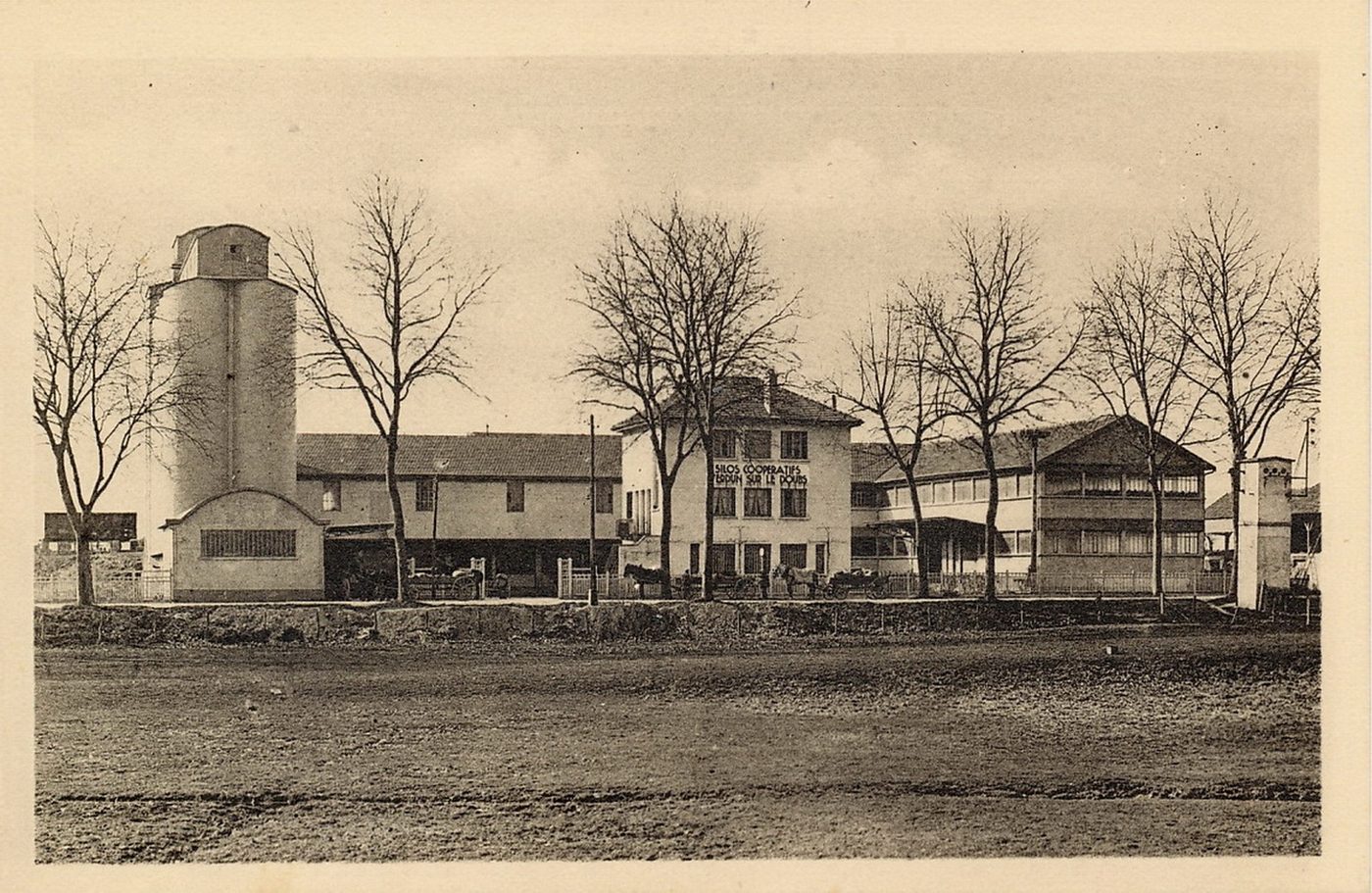 Société coopérative des magasins et silos de Verdun-sur-le-Doubs.