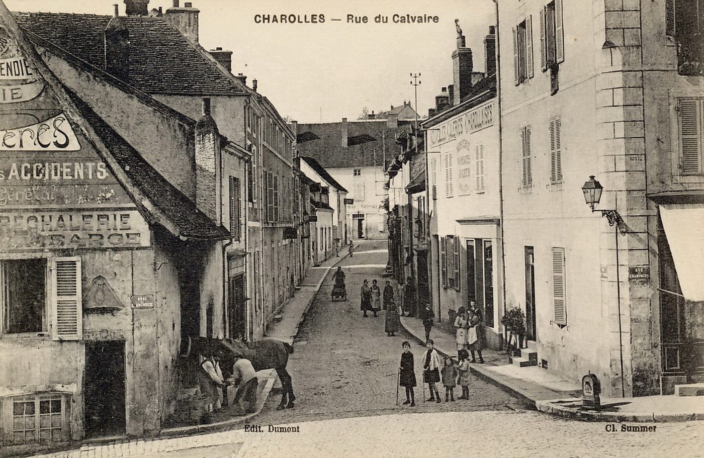 Charolles. Rue du Calvaire.
