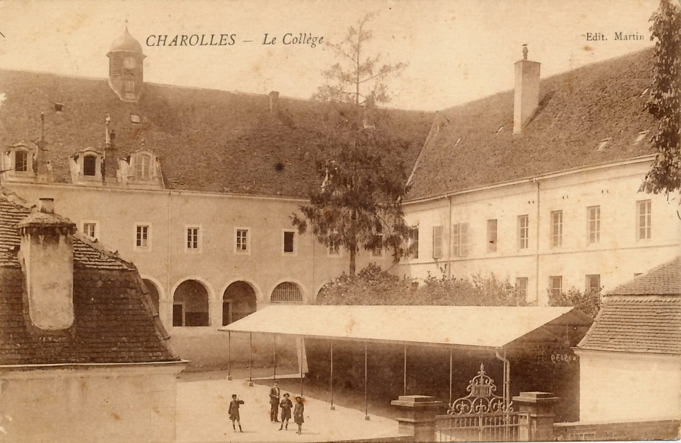 Charolles. Le collège.