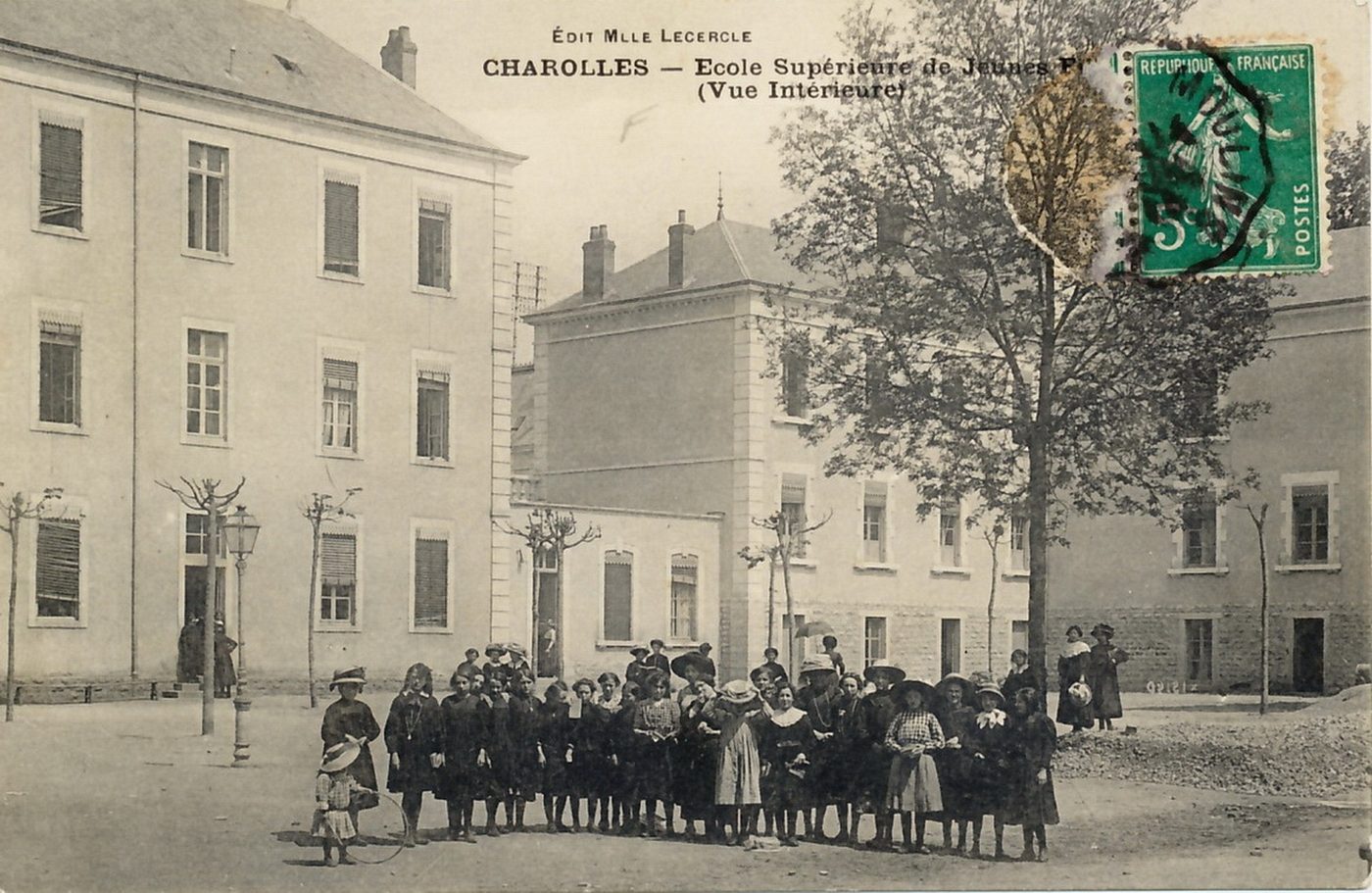 Charolles. Ecole supérieure de jeunes filles.