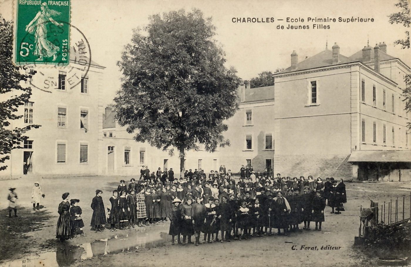 Charolles. Ecole primaire supérieure de jeunes filles.