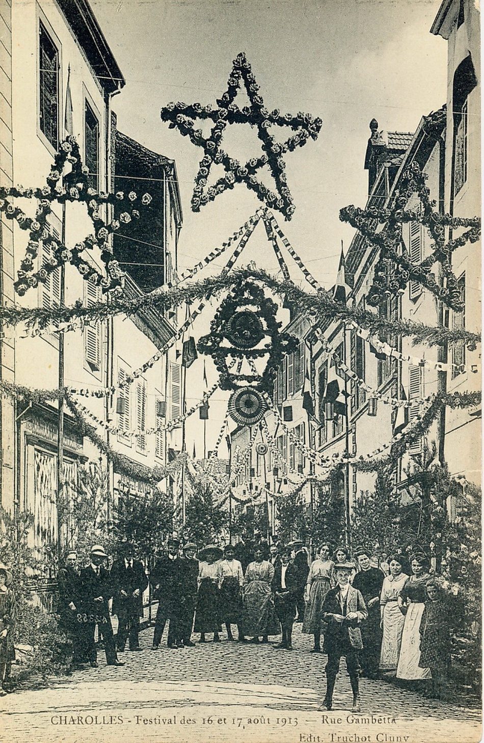 Charolles. Festival des 16 et 17 août 1913. Rue Gambetta.